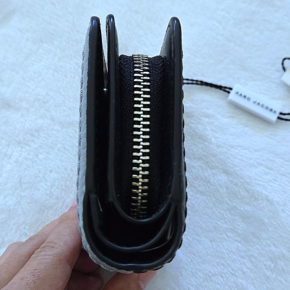 āØļøHPā2XāØļøMarc Jacobs Compact Wallet - NWT - Picture 6 of 16